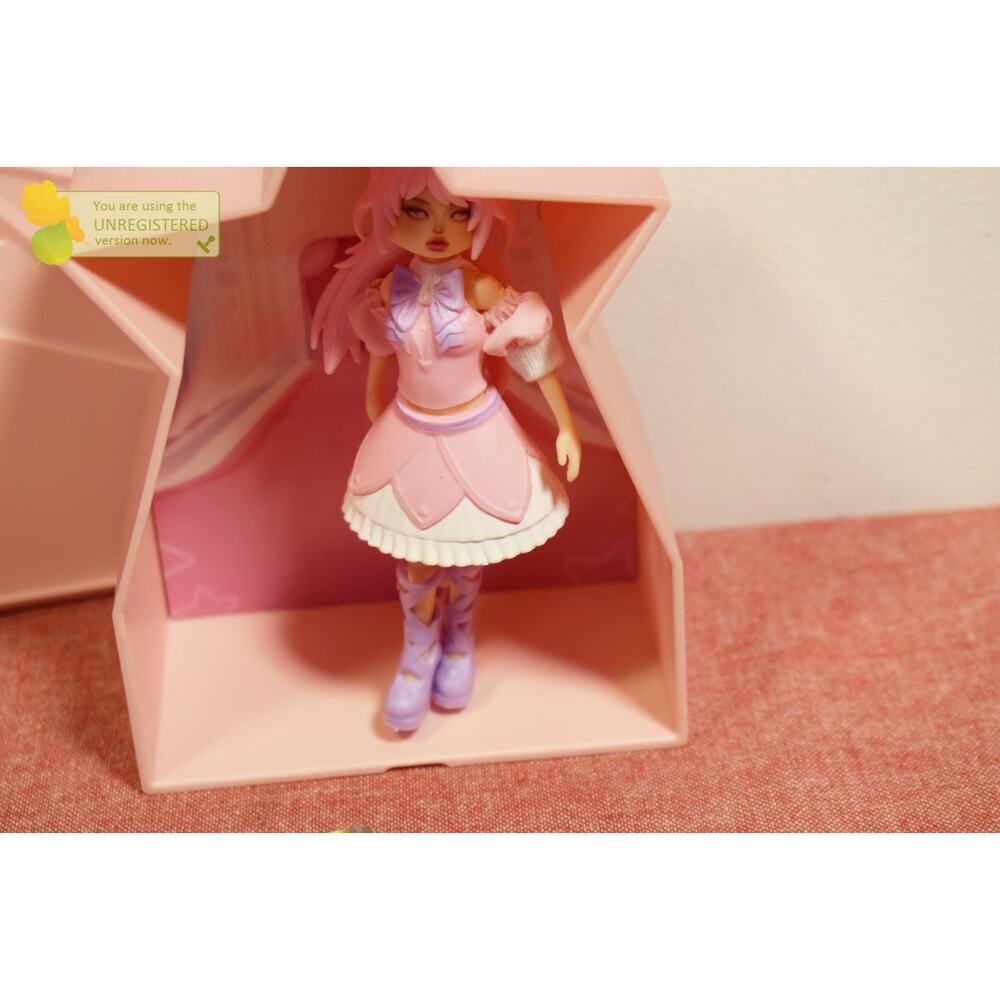 Dress To Impress Mystery Small Doll - Picture 7 of 8